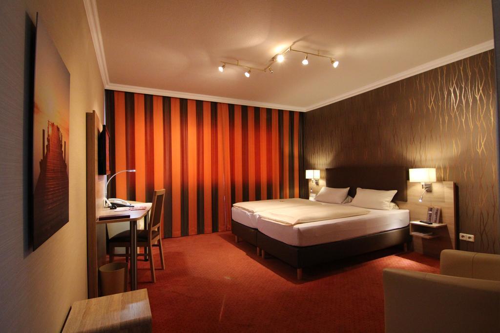 Hotel Heide Residenz Падерборн Экстерьер фото